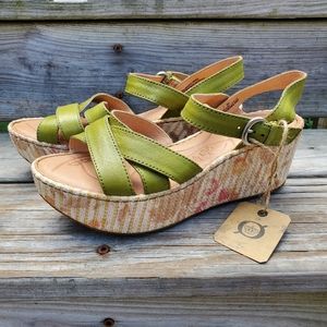 Born Avocado Espadrille Platform Wedge Sandals 8